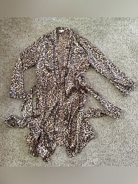 NWOT Victoria’s Secret PINK Leopard Print Robe